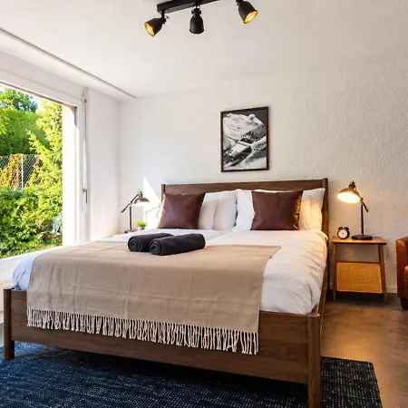 Oasis - Pool, Parking & Mountain Views