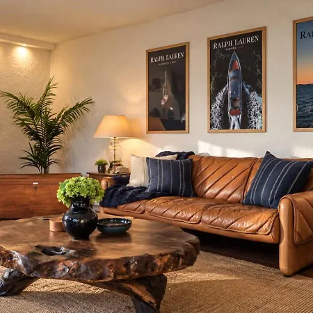 Oasis - Pool, Parking & Mountain Views *