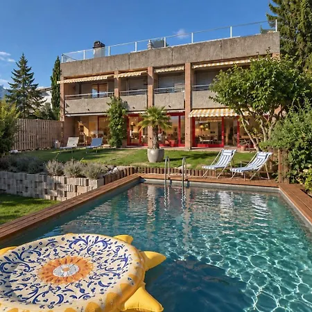 Oasis - Pool, Parking & Mountain Views