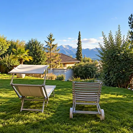 Oasis - Pool, Parking & Mountain Views Appartement